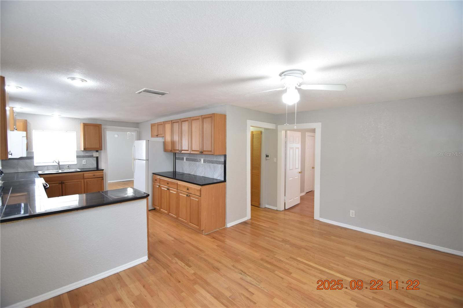 Image 14 of 38 For 5101 15th Avenue S