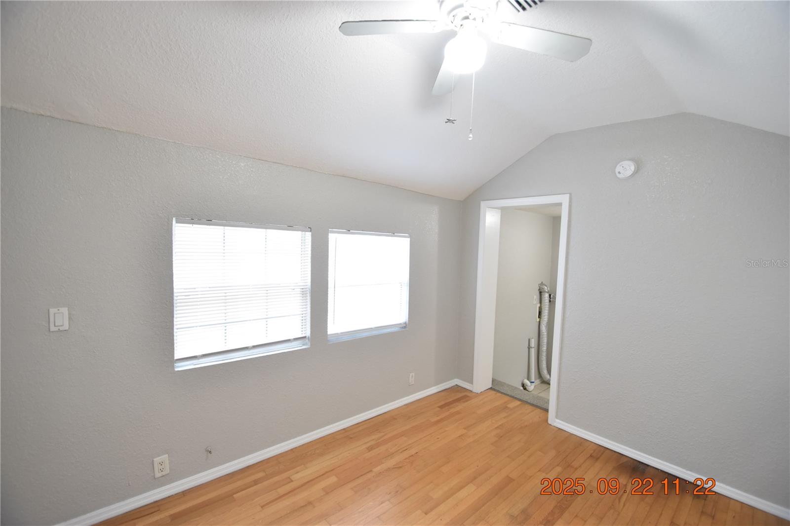 Image 18 of 38 For 5101 15th Avenue S
