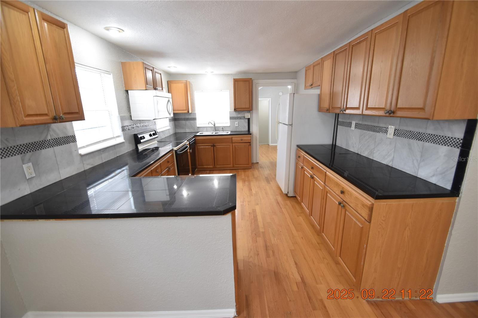 Image 19 of 38 For 5101 15th Avenue S