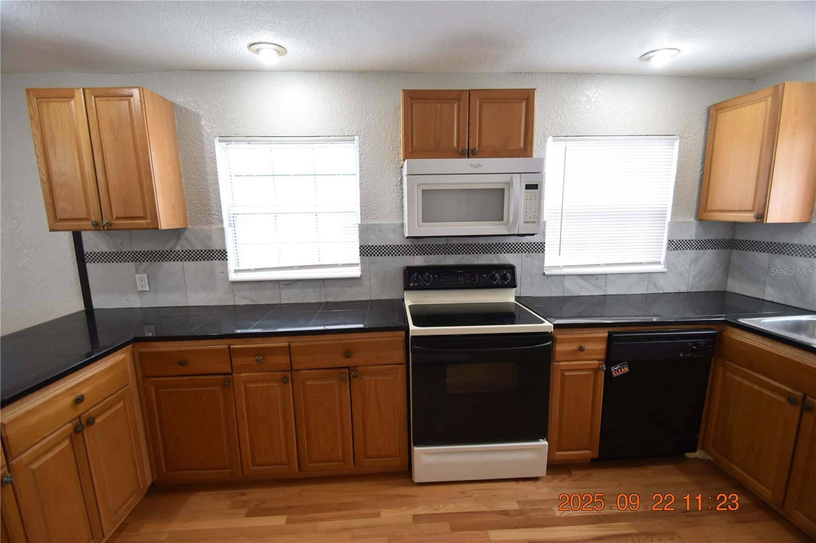 Image 21 of 38 For 5101 15th Avenue S