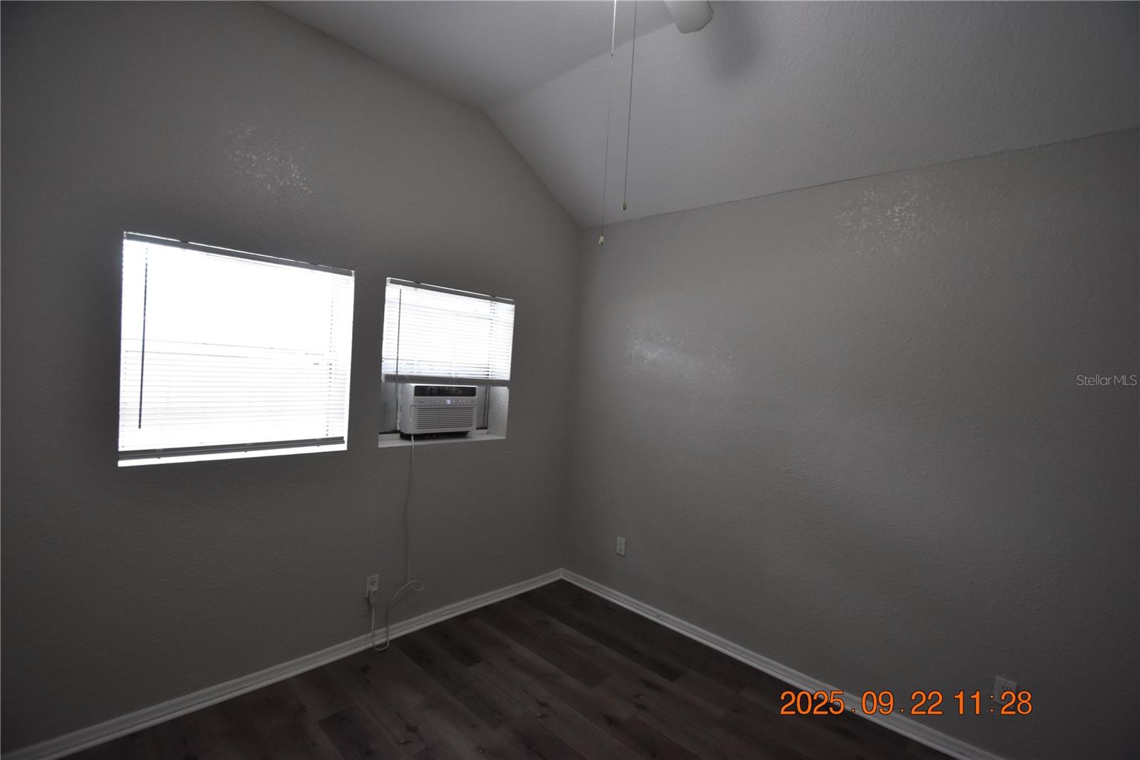 Image 26 of 38 For 5101 15th Avenue S