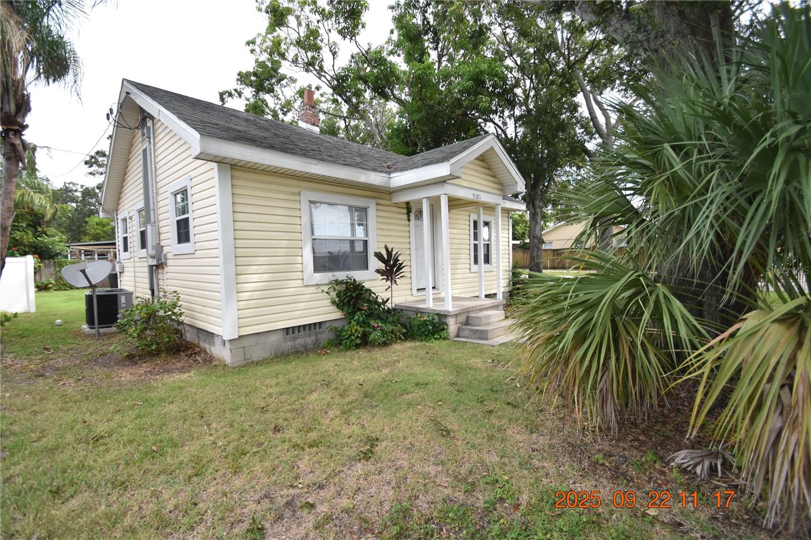 Image 3 of 38 For 5101 15th Avenue S
