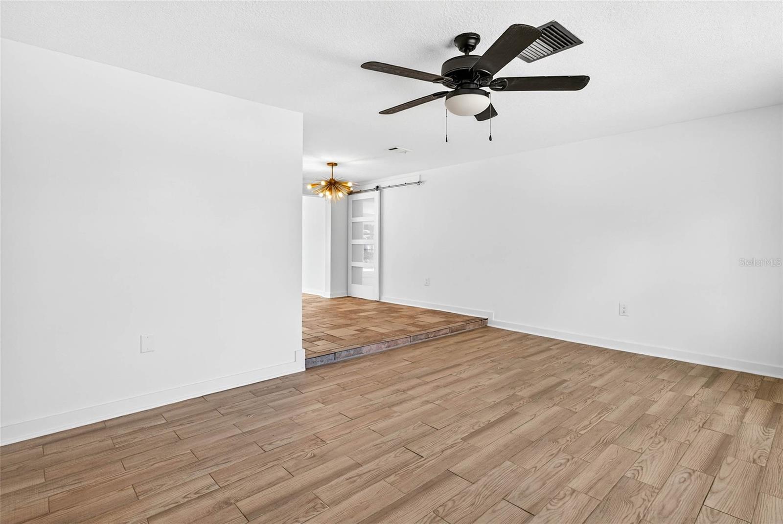 Image 11 of 61 For 603 Shore Drive E