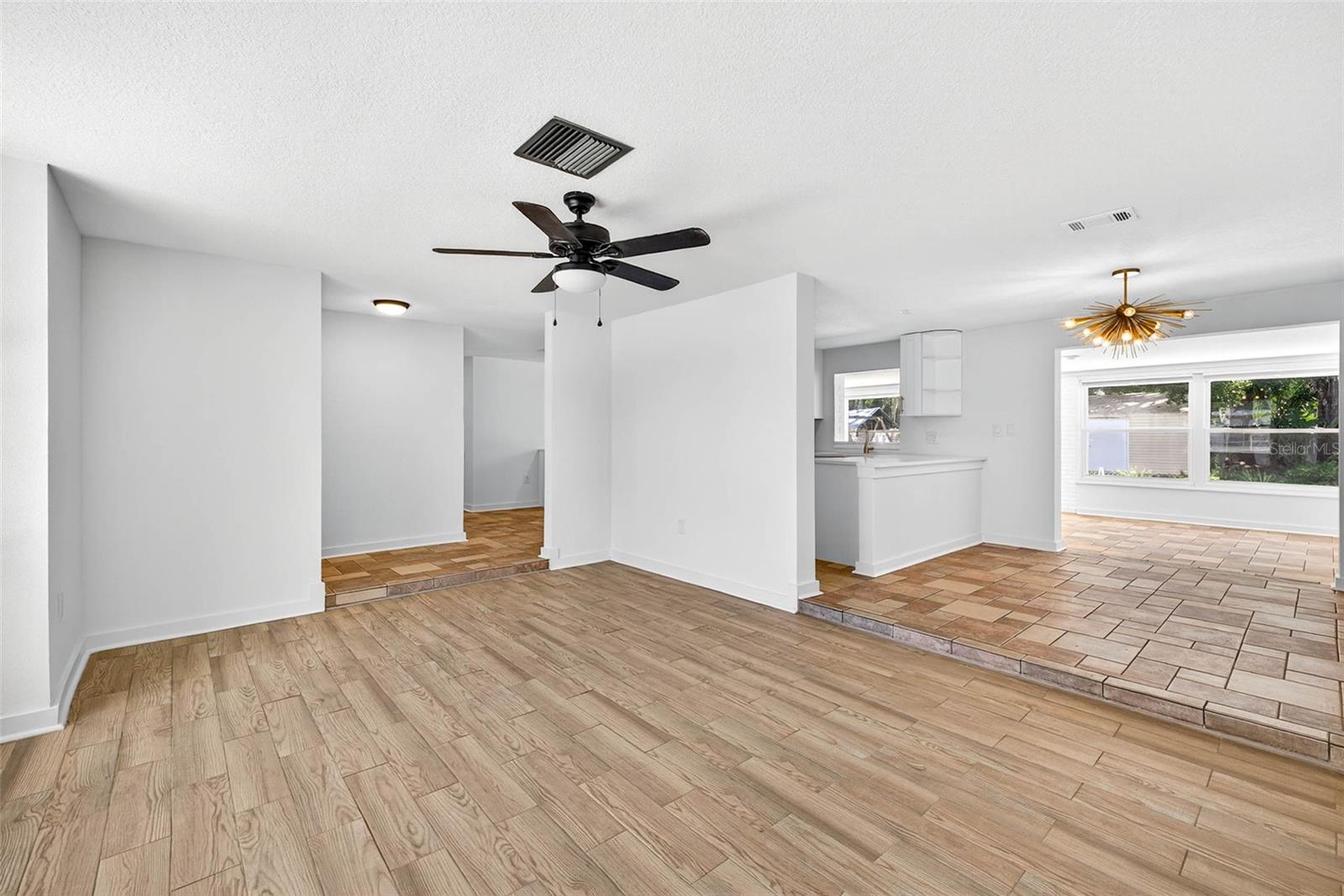 Image 13 of 61 For 603 Shore Drive E