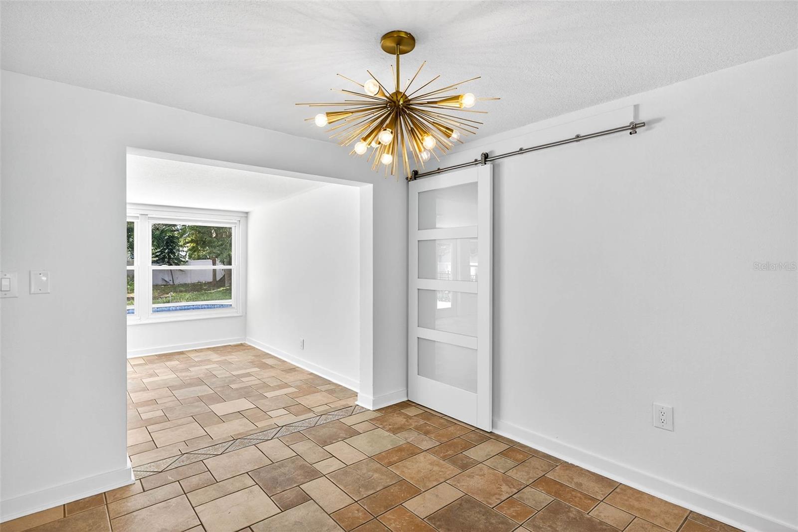Image 22 of 61 For 603 Shore Drive E