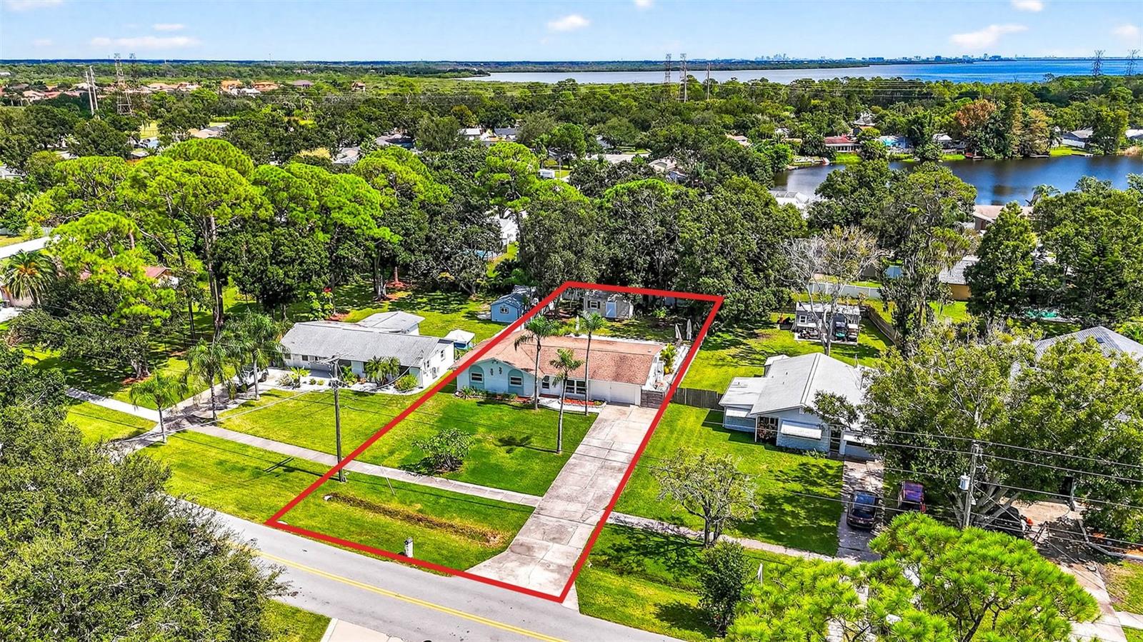 Image 4 of 61 For 603 Shore Drive E