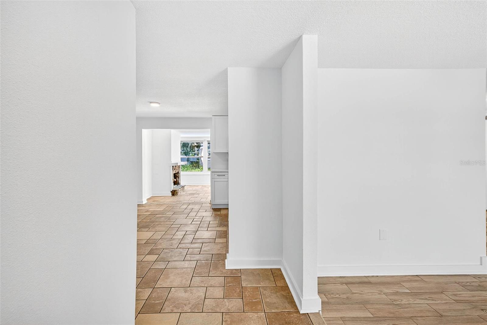 Image 7 of 61 For 603 Shore Drive E