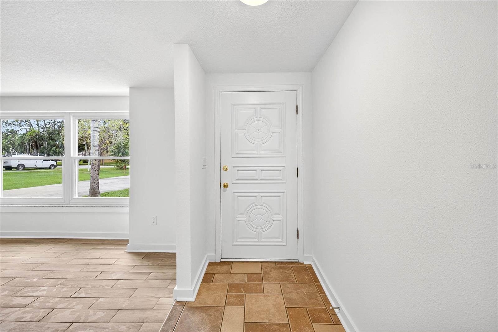 Image 8 of 61 For 603 Shore Drive E