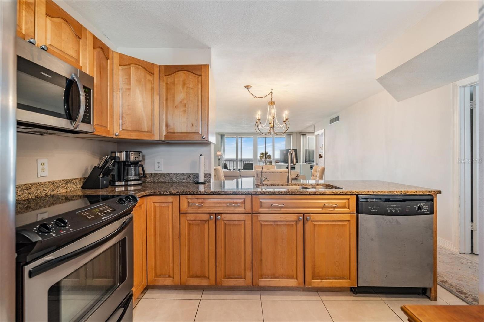 Image 13 of 36 For 18304 Gulf Boulevard 216