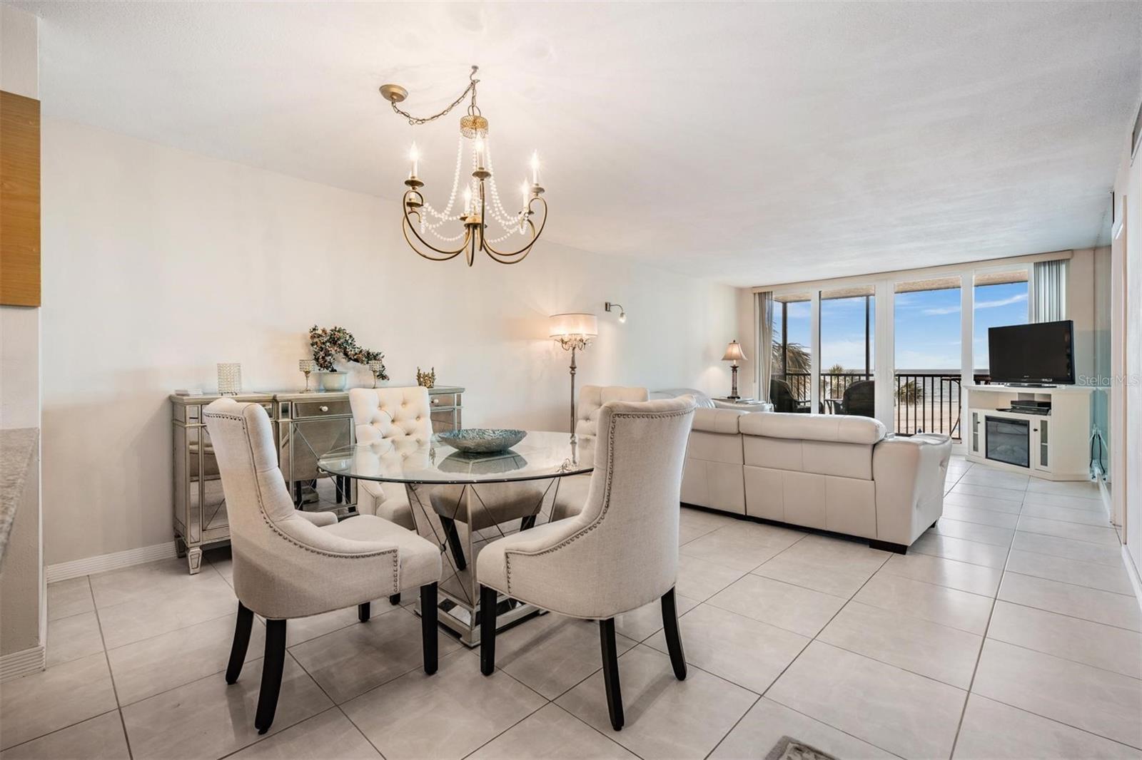 Image 14 of 36 For 18304 Gulf Boulevard 216