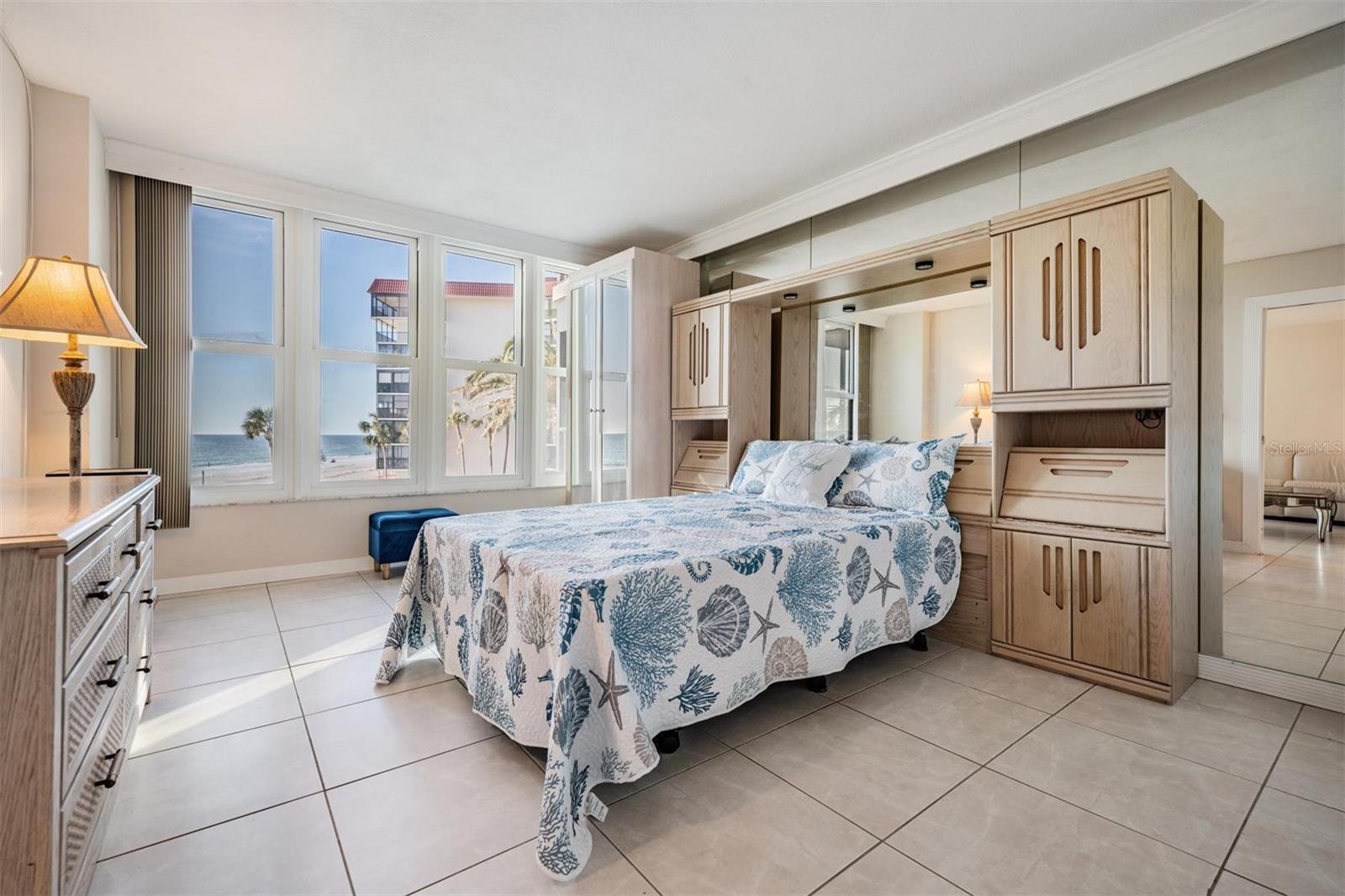 Image 23 of 36 For 18304 Gulf Boulevard 216