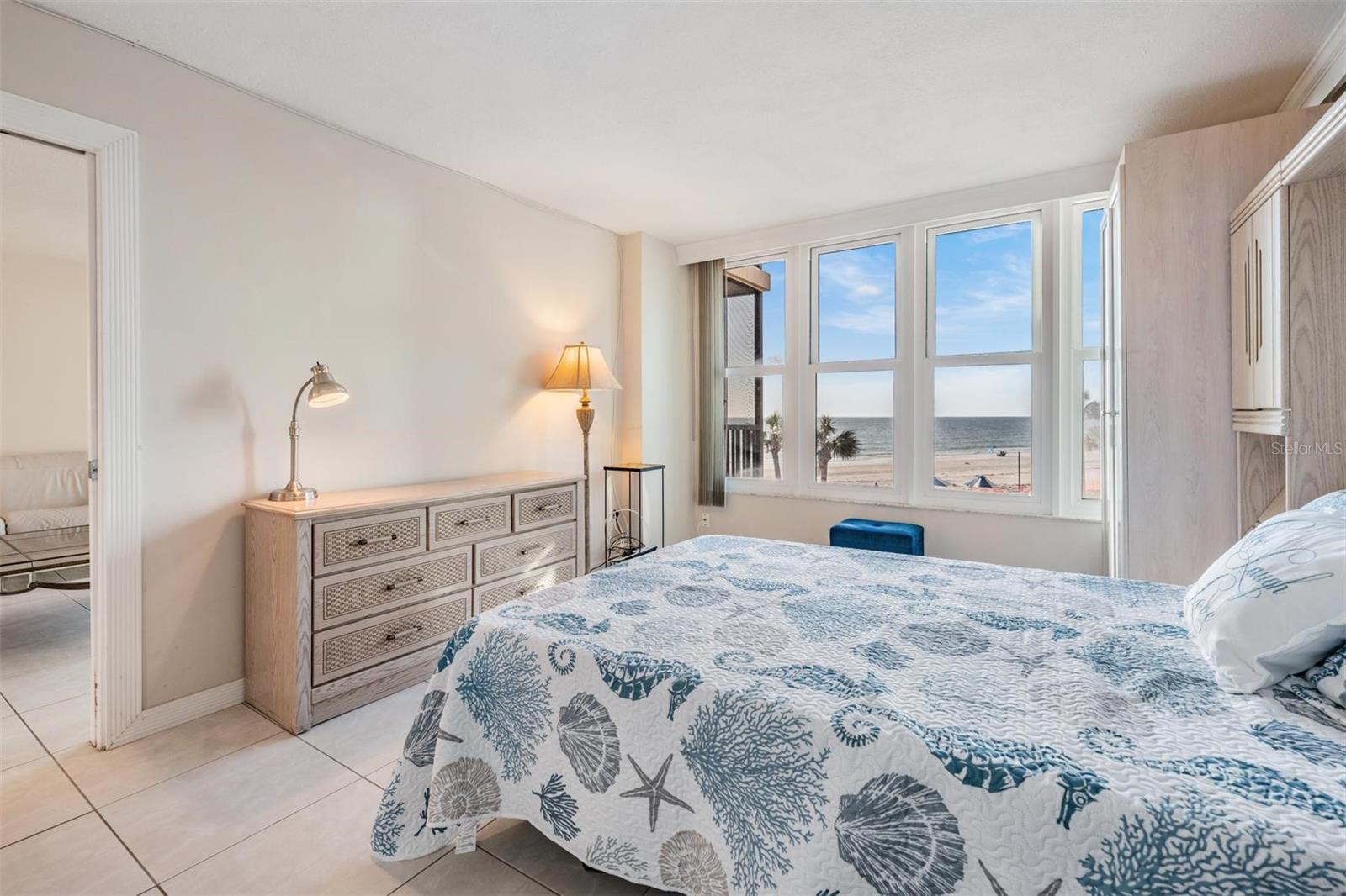 Image 24 of 36 For 18304 Gulf Boulevard 216