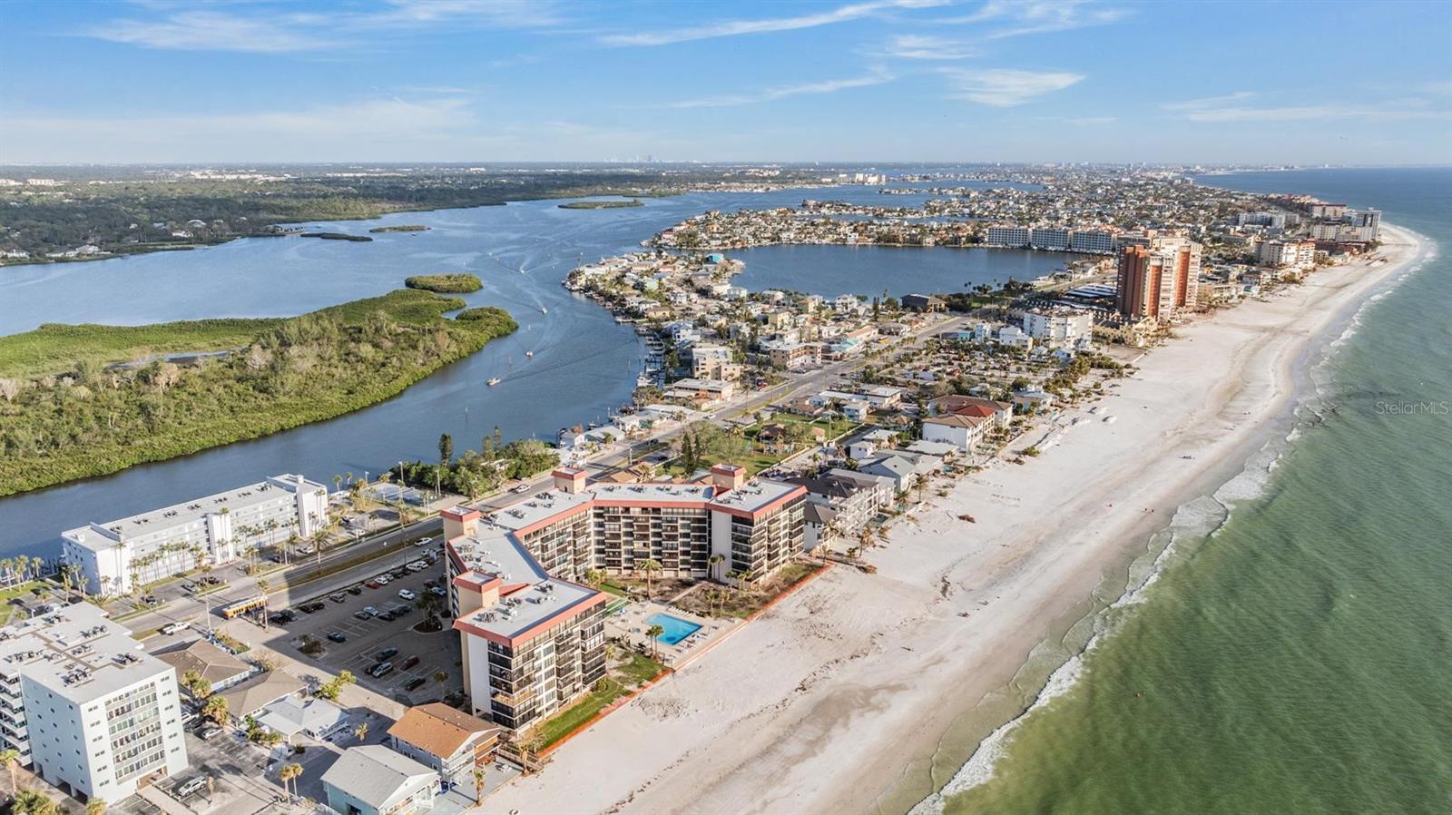 Image 31 of 36 For 18304 Gulf Boulevard 216