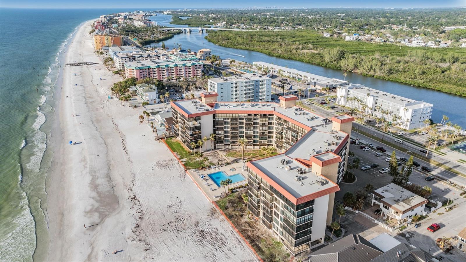 Image 5 of 36 For 18304 Gulf Boulevard 216