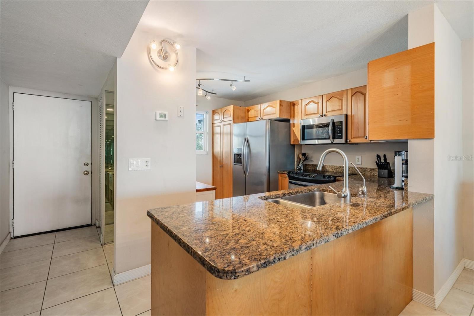 Image 8 of 36 For 18304 Gulf Boulevard 216