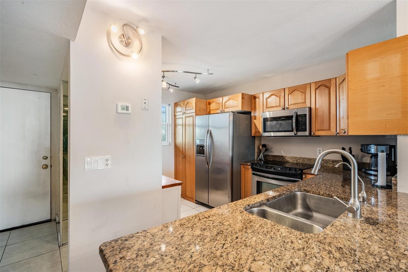 Image 9 of 36 For 18304 Gulf Boulevard 216