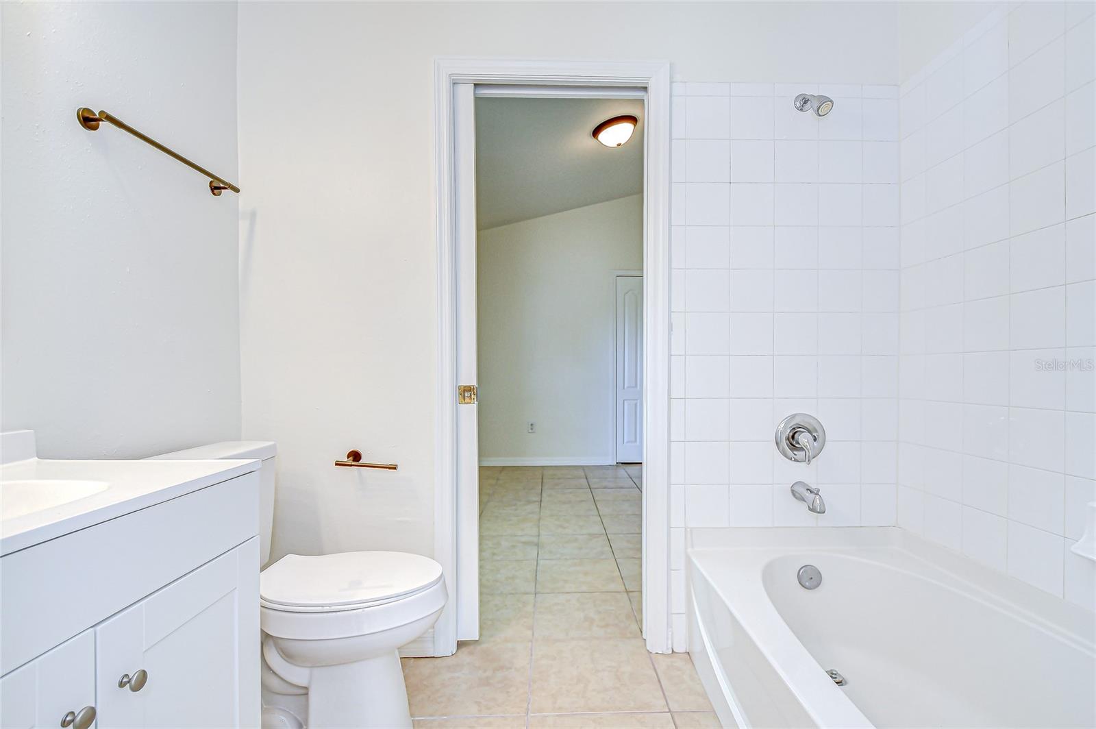 Image 21 of 30 For 25712 Bruford Boulevard