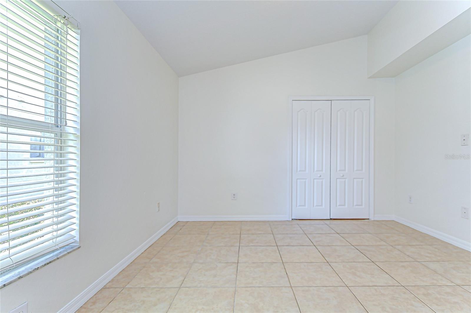 Image 23 of 30 For 25712 Bruford Boulevard