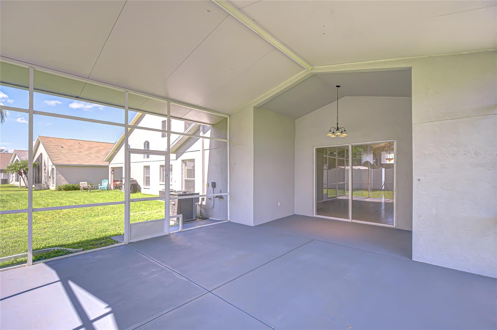 Image 26 of 30 For 25712 Bruford Boulevard