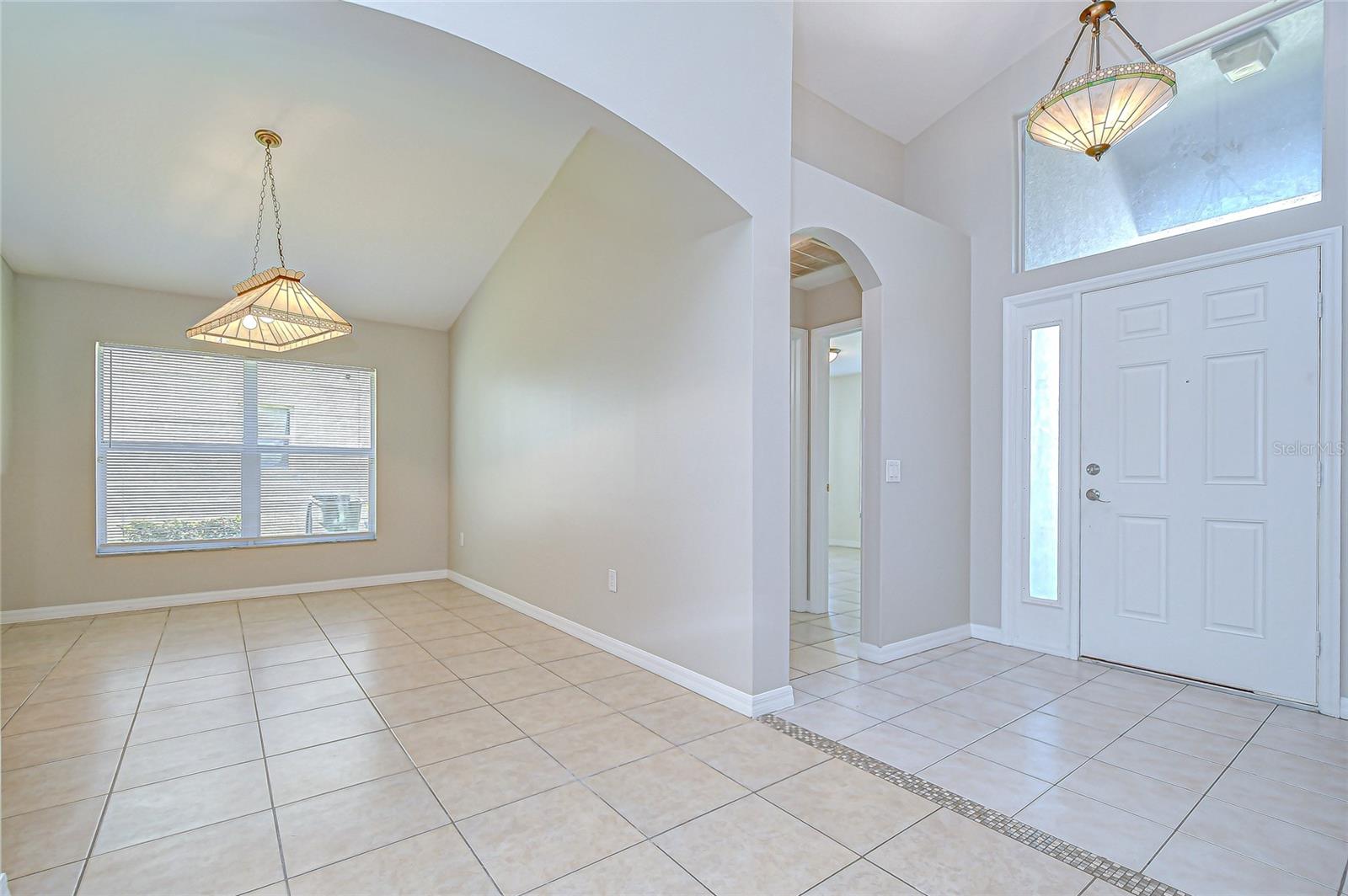 Image 4 of 30 For 25712 Bruford Boulevard