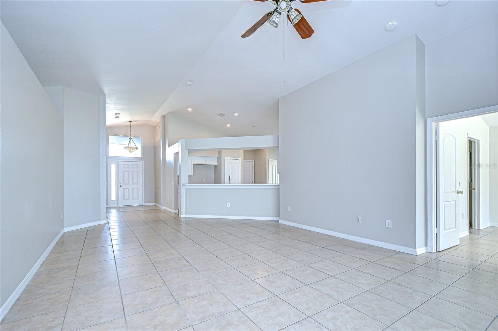 Image 8 of 30 For 25712 Bruford Boulevard