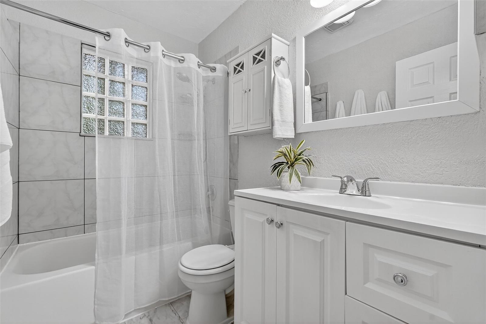 Image 13 of 42 For 1565 Scranton Avenue