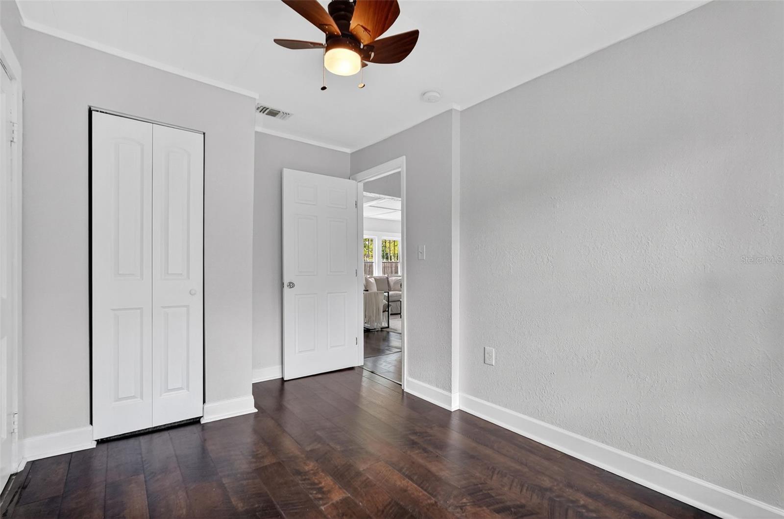 Image 15 of 42 For 1565 Scranton Avenue