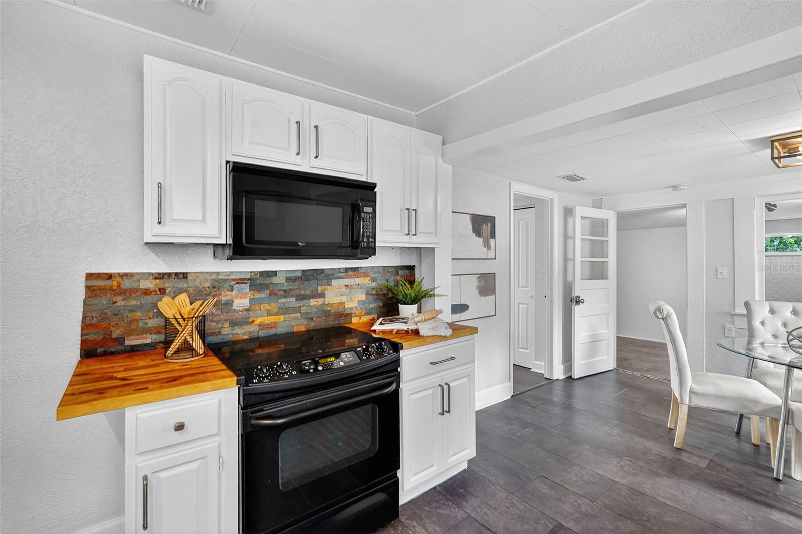 Image 19 of 42 For 1565 Scranton Avenue