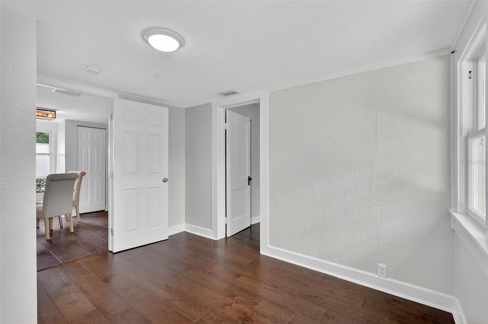 Image 22 of 42 For 1565 Scranton Avenue