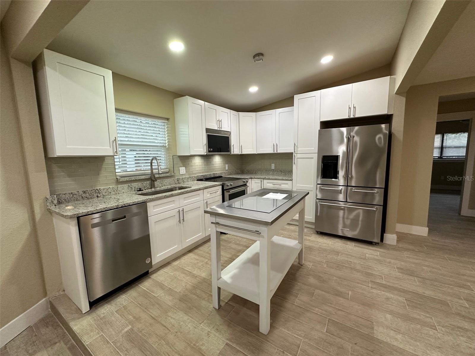 Image 3 of 14 For 4108 Oakellar Avenue