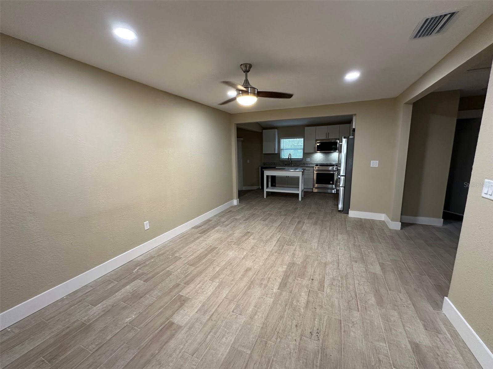 Image 7 of 14 For 4108 Oakellar Avenue