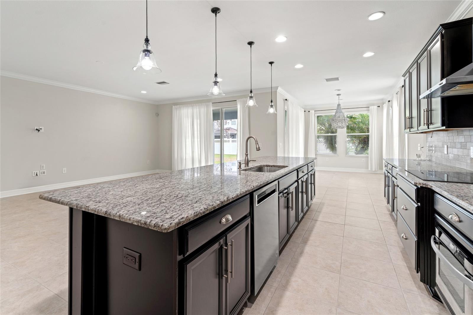 Listing photo id 21 for 4522 Scarlet Loop