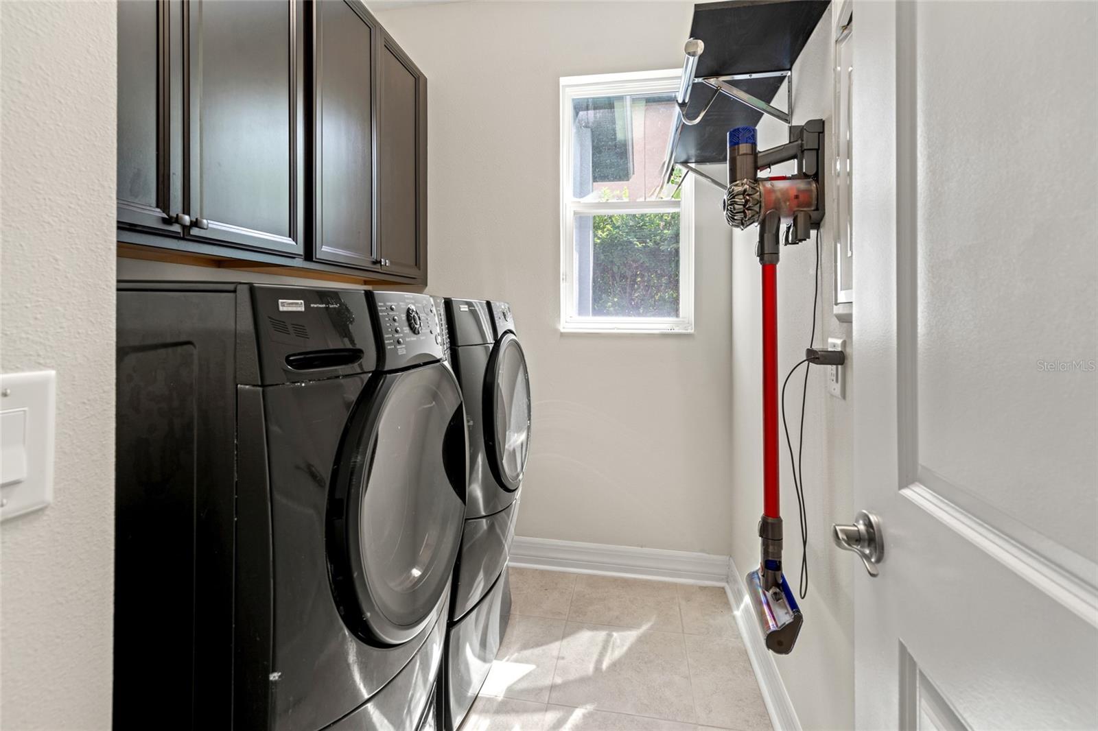Listing photo id 24 for 4522 Scarlet Loop