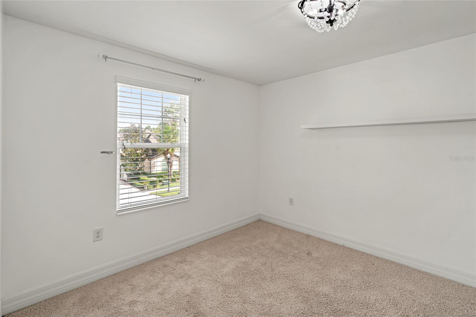 Listing photo id 31 for 4522 Scarlet Loop