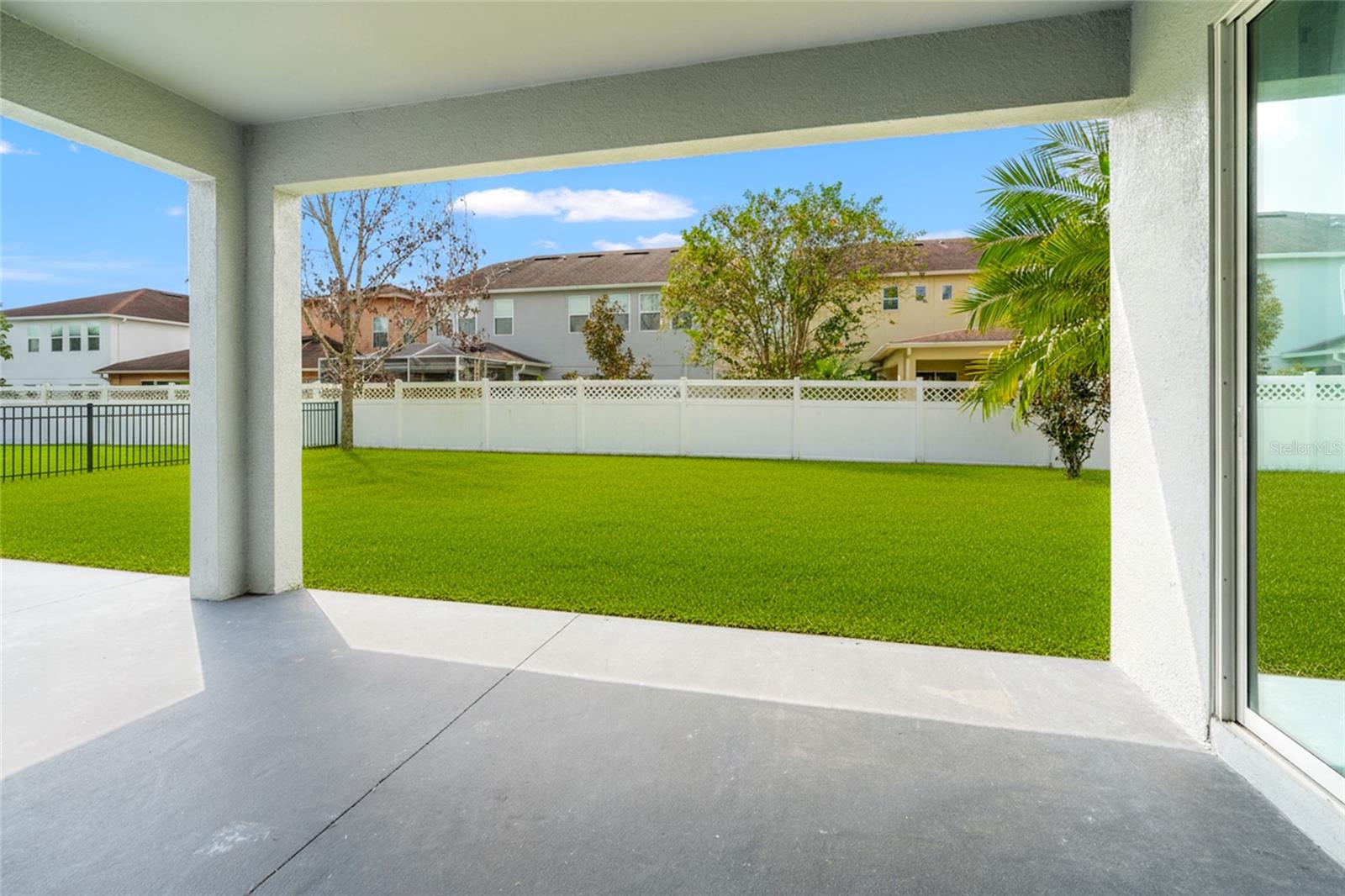 Listing photo id 37 for 4522 Scarlet Loop