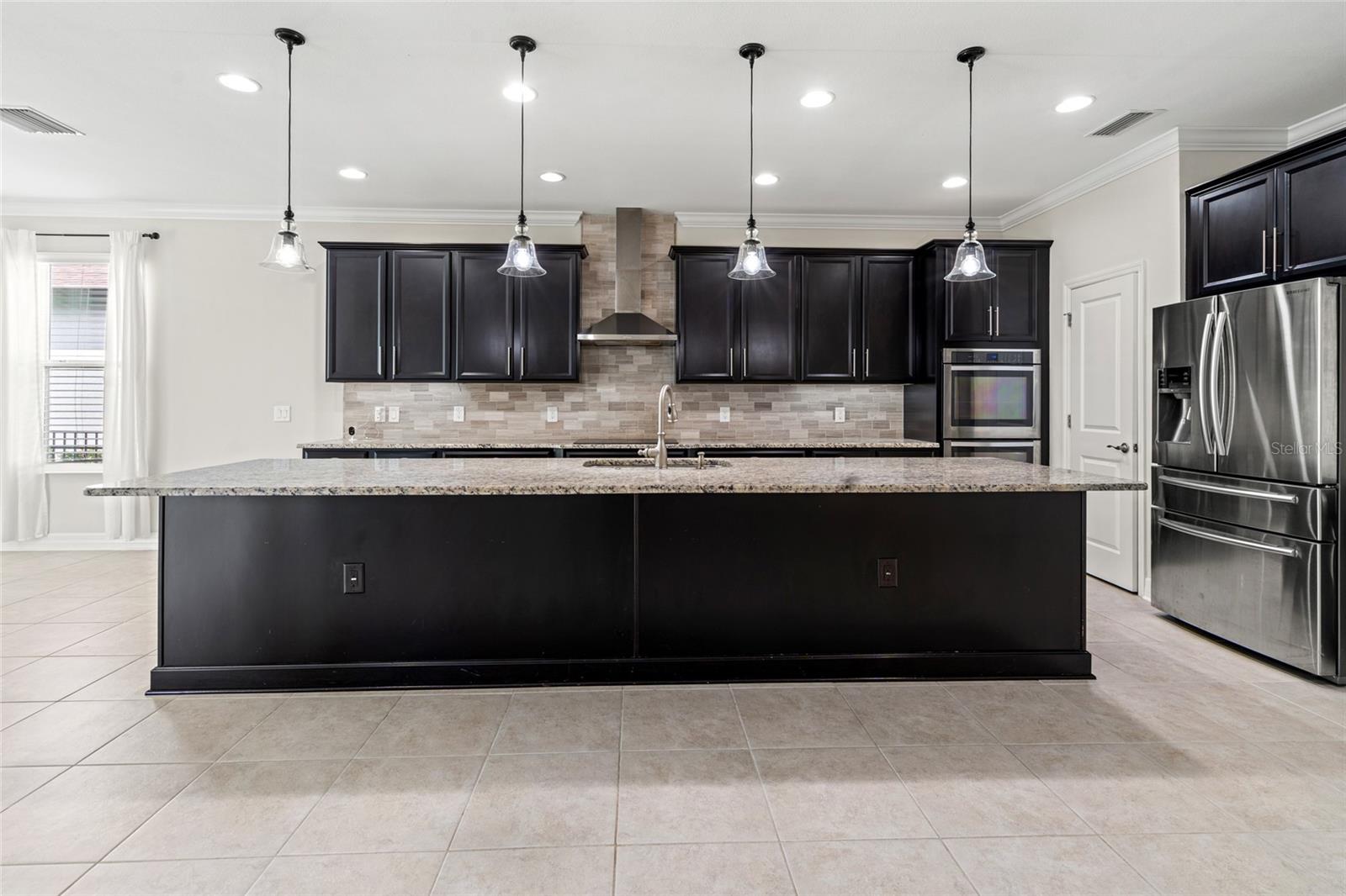 Listing photo id 3 for 4522 Scarlet Loop