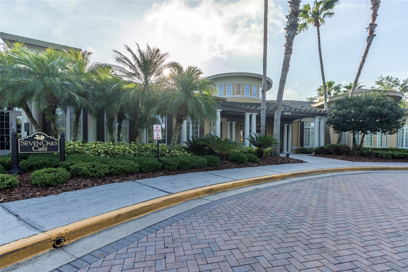 Listing photo id 52 for 4522 Scarlet Loop