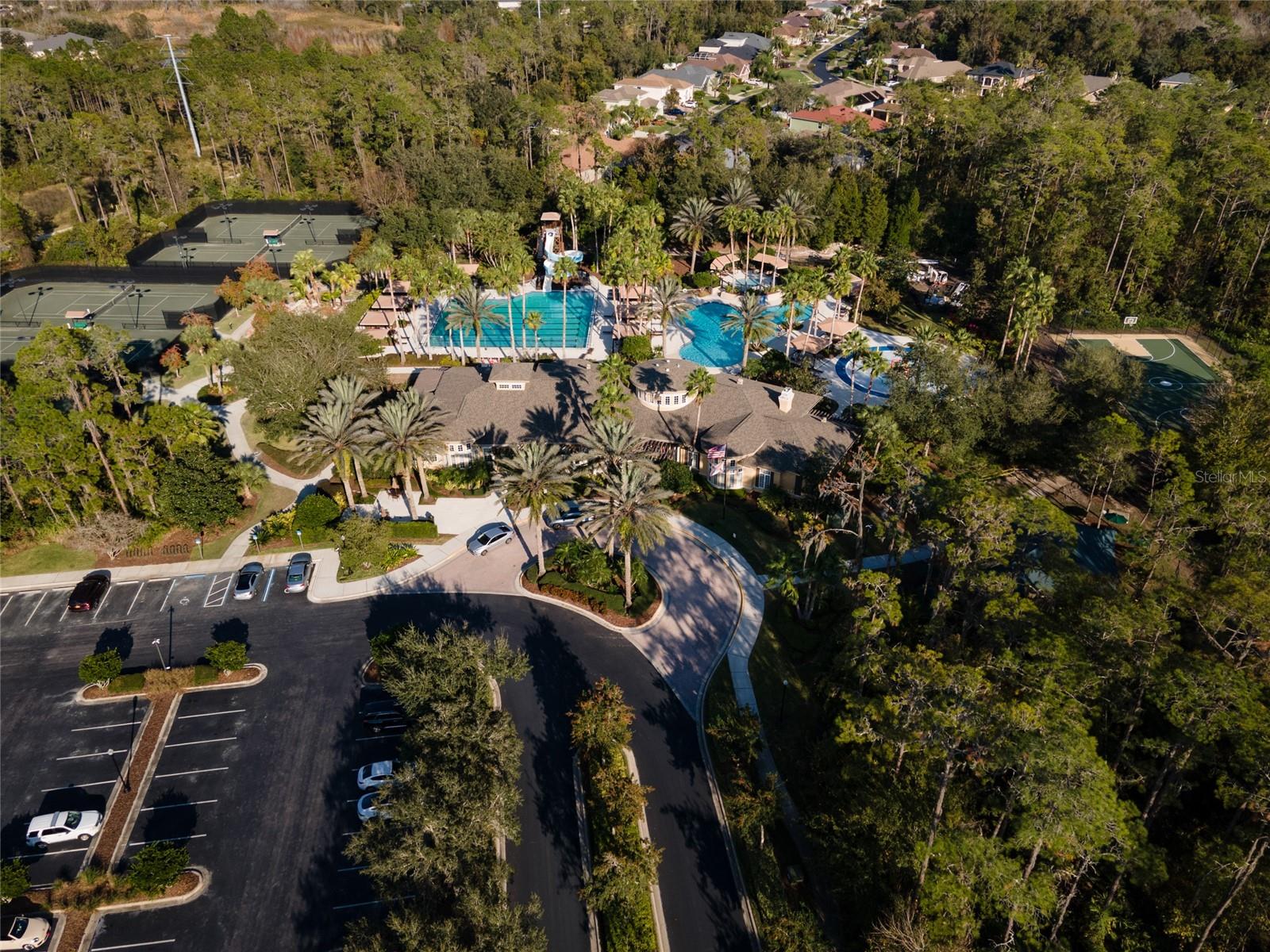 Listing photo id 62 for 4522 Scarlet Loop