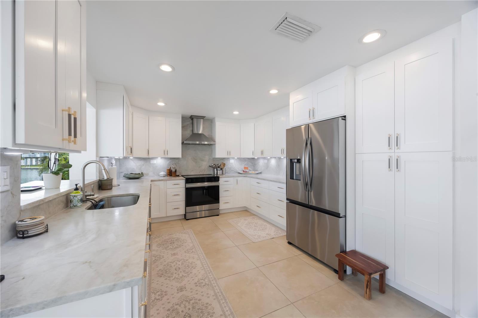 Image 11 of 53 For 162 174th Terrace Drive E