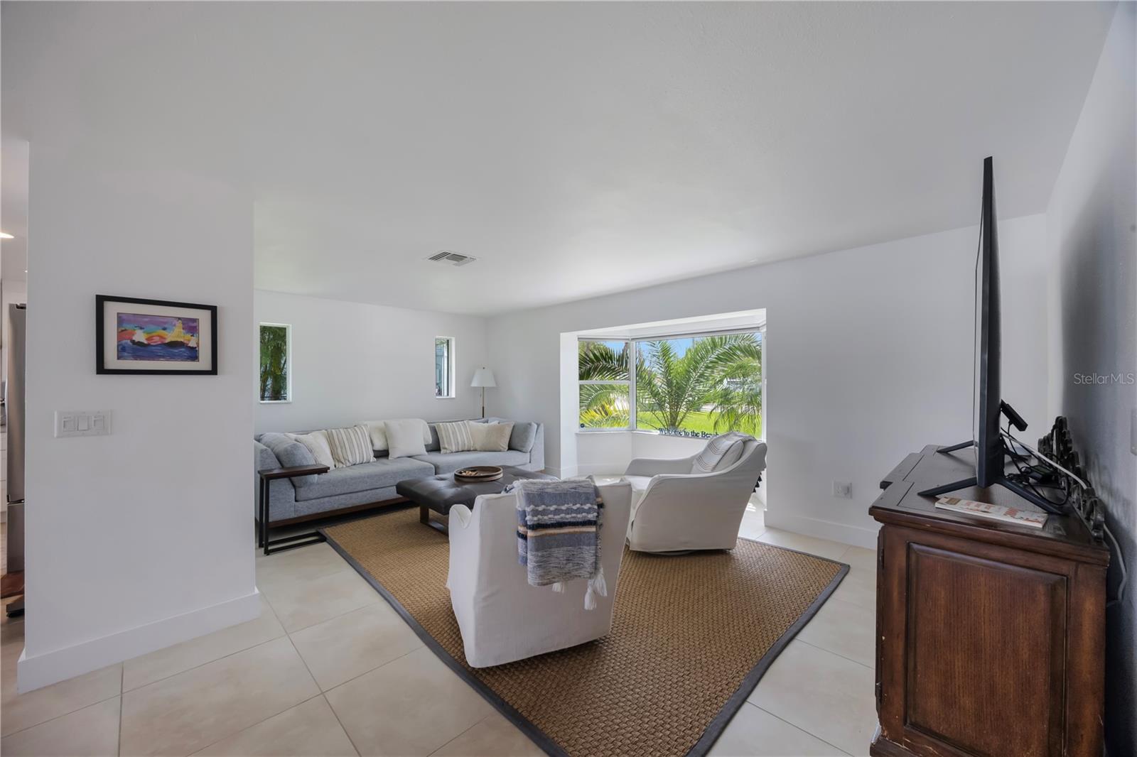 Image 3 of 53 For 162 174th Terrace Drive E
