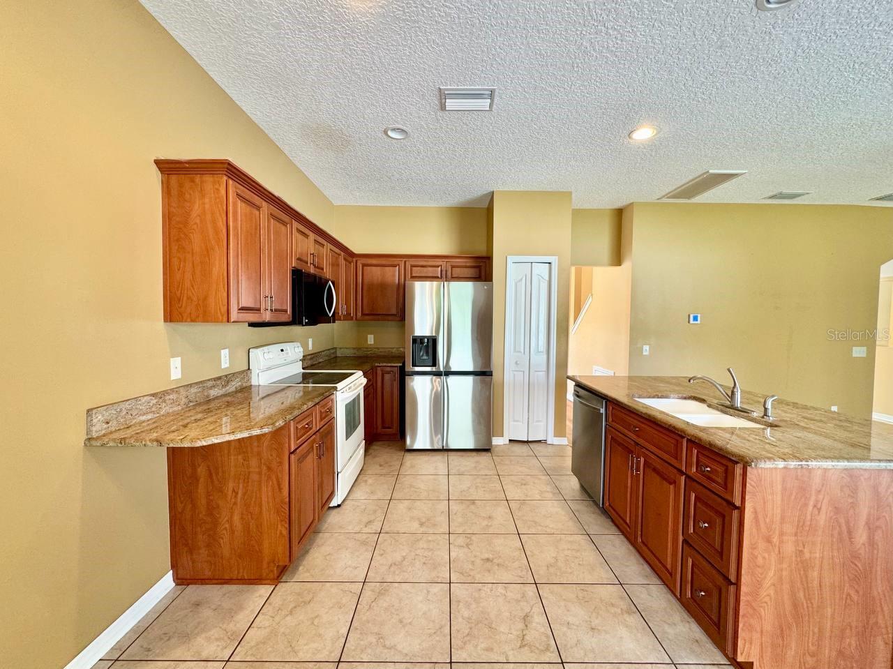 Image 10 of 51 For 884 Addison Drive Ne