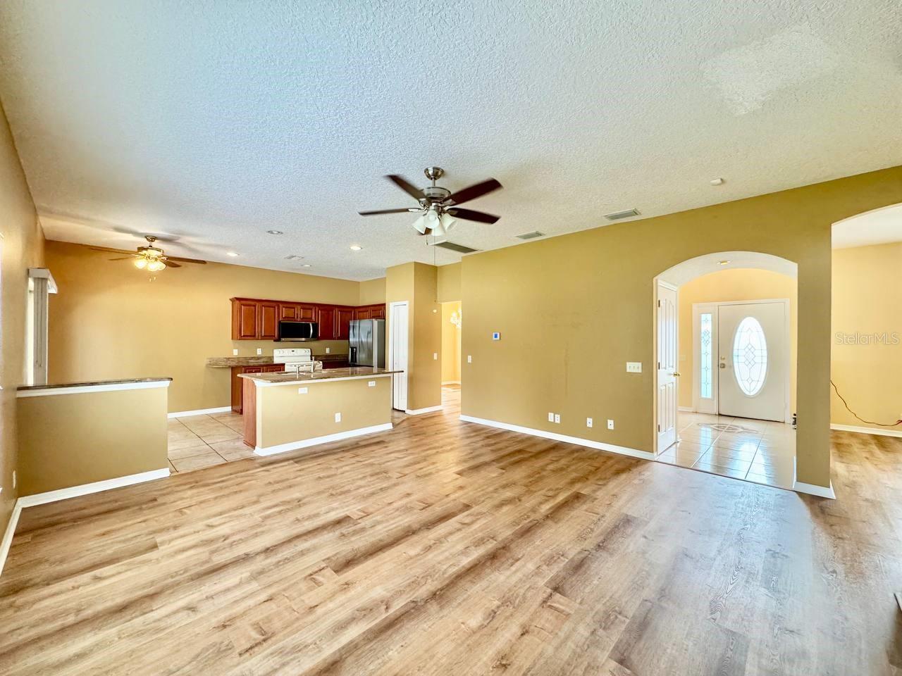 Image 13 of 51 For 884 Addison Drive Ne