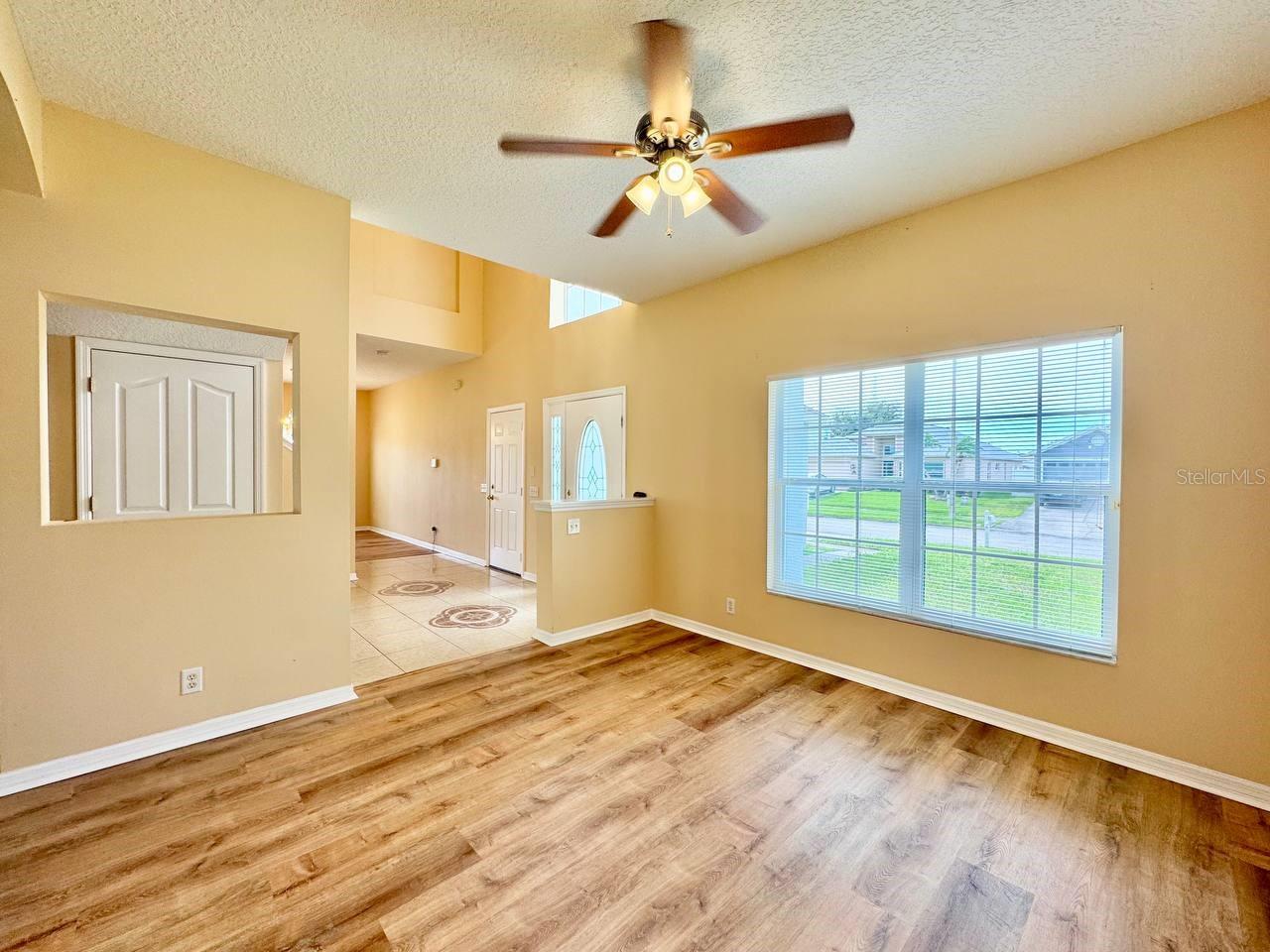 Image 16 of 51 For 884 Addison Drive Ne