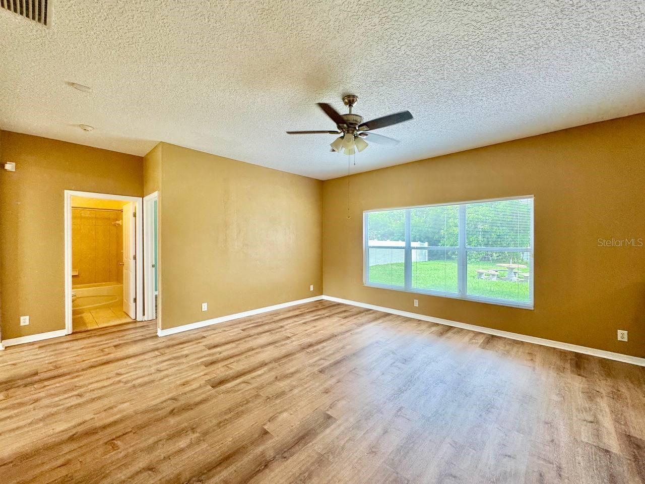 Image 19 of 51 For 884 Addison Drive Ne