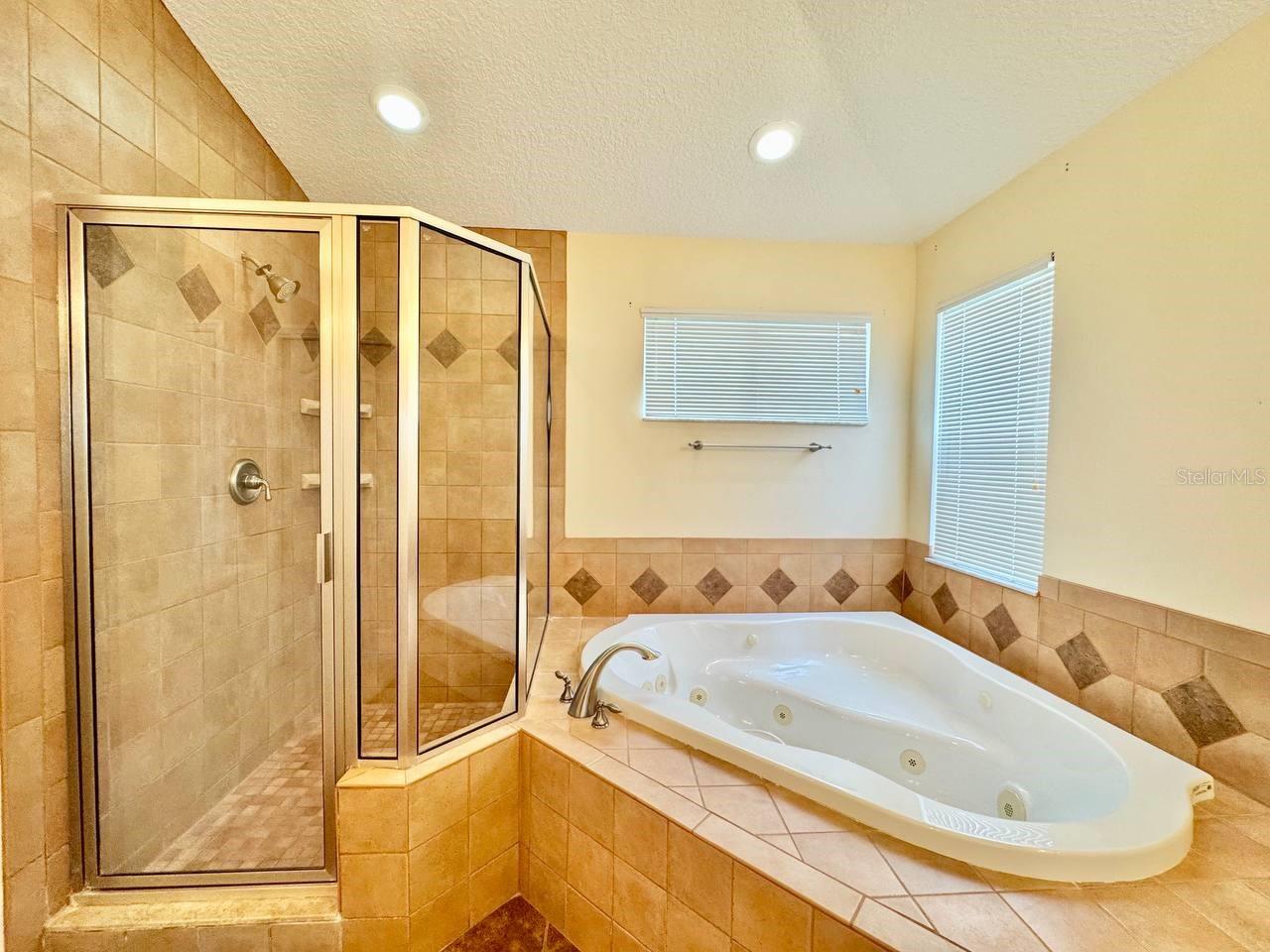 Image 24 of 51 For 884 Addison Drive Ne