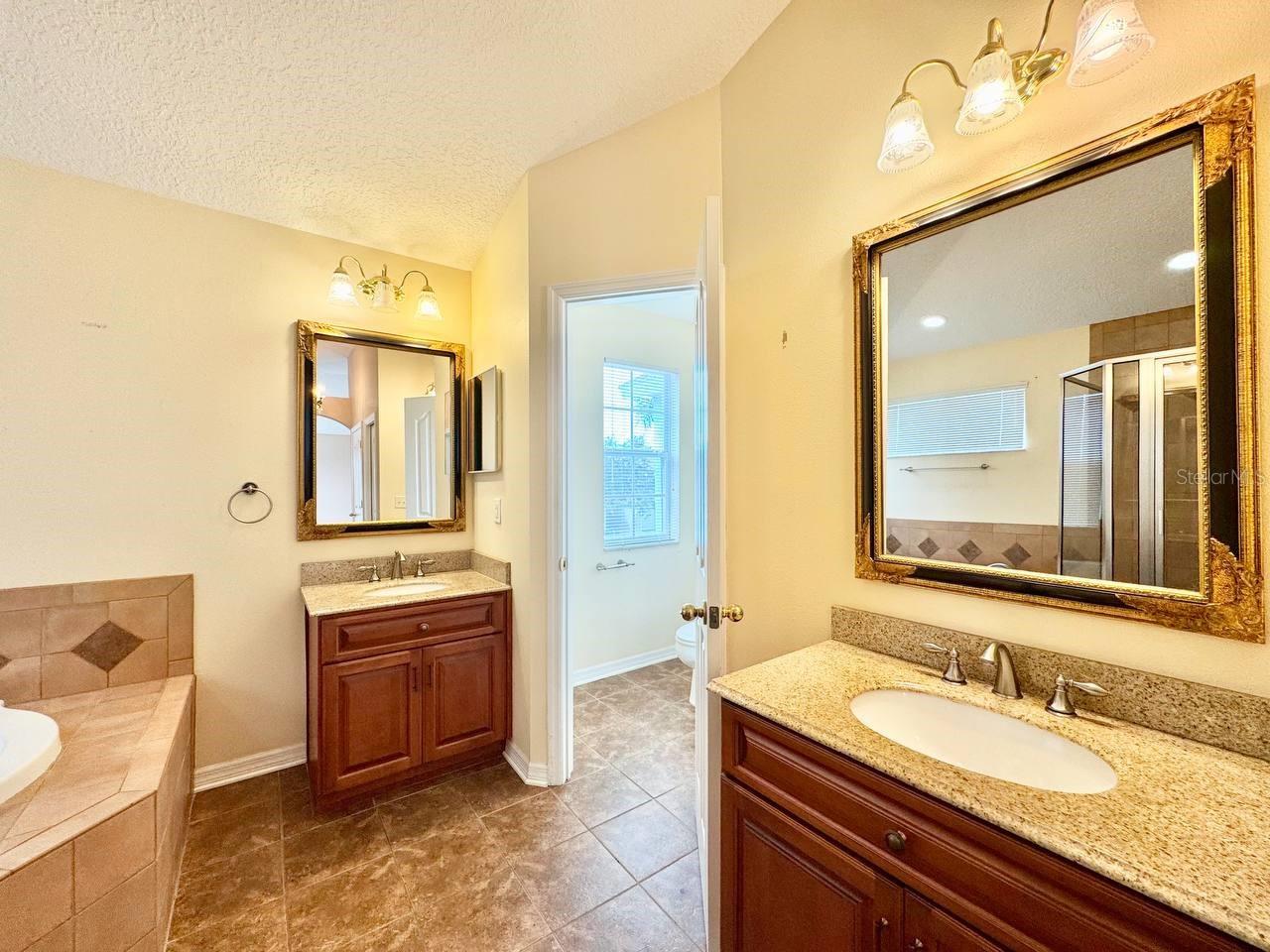 Image 25 of 51 For 884 Addison Drive Ne