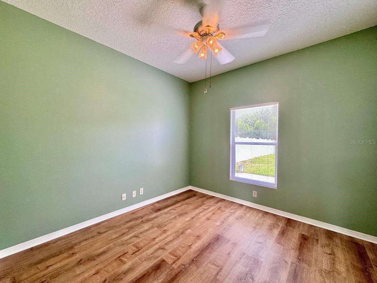 Image 28 of 51 For 884 Addison Drive Ne