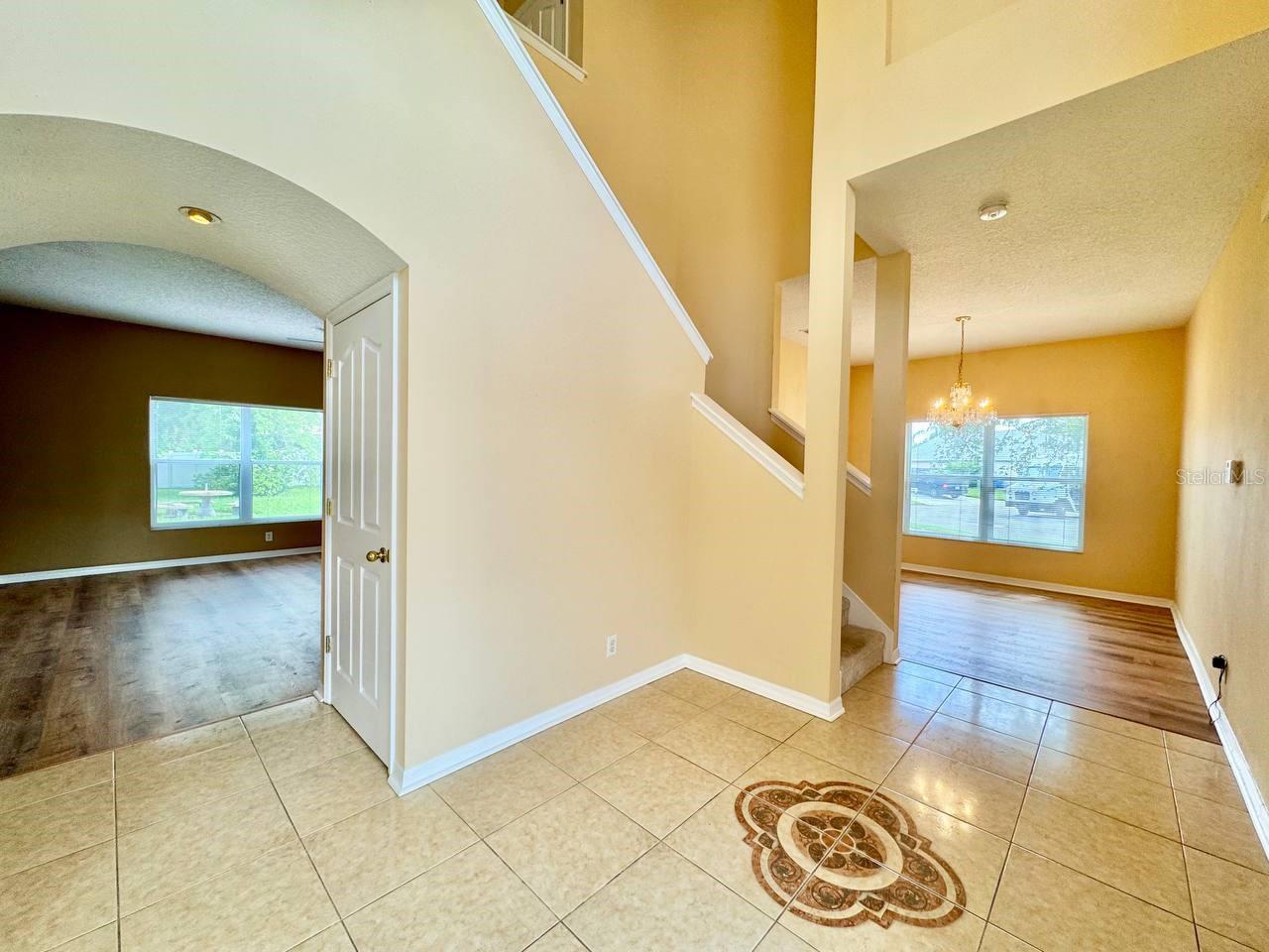 Image 3 of 51 For 884 Addison Drive Ne