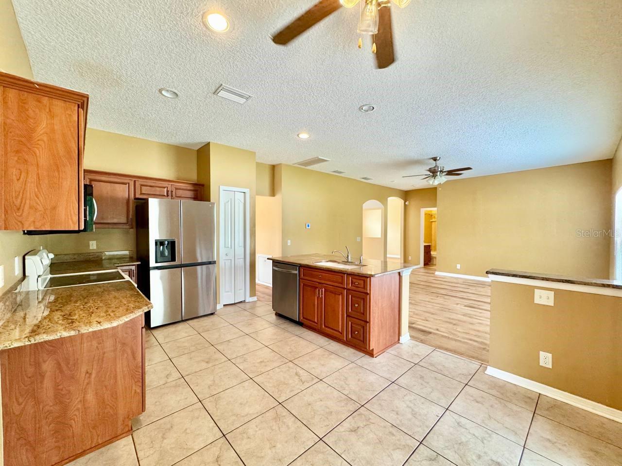 Image 7 of 51 For 884 Addison Drive Ne