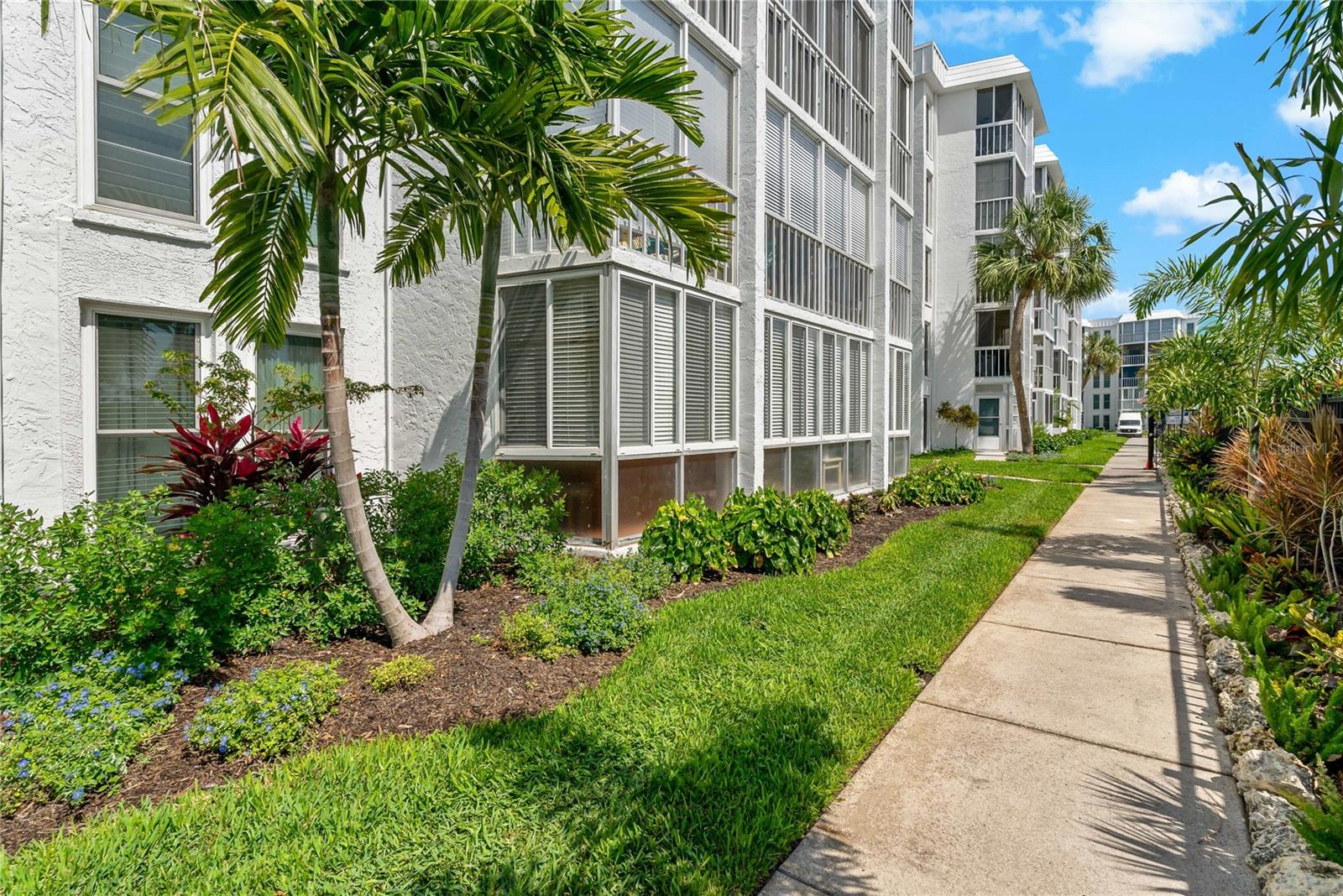 Image 6 of 46 For 4910 38th Way S 108